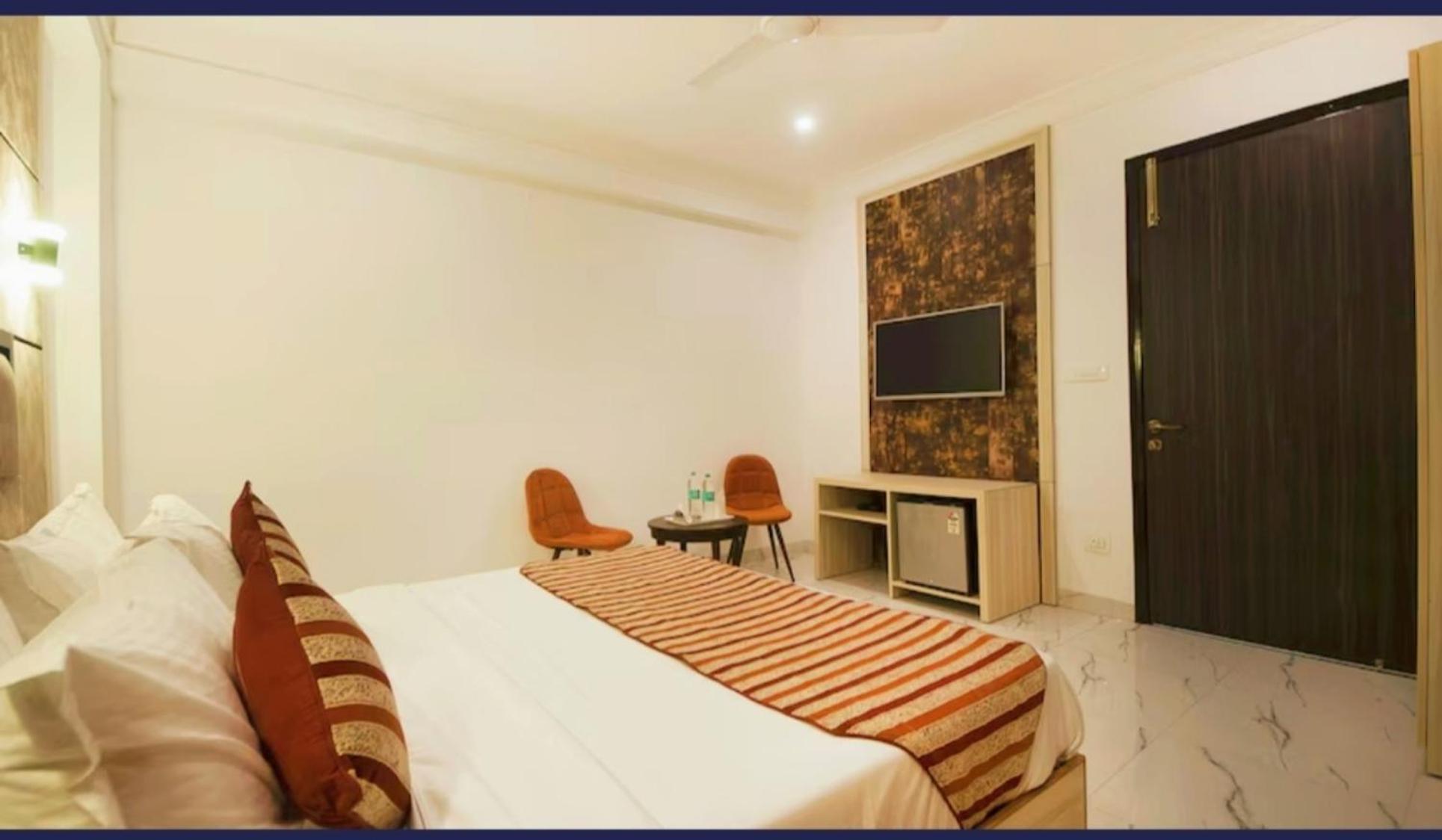 The Almora Residency - Complimentary Airport Trasnfer Ξενοδοχείο Νέο Δελχί Δωμάτιο φωτογραφία