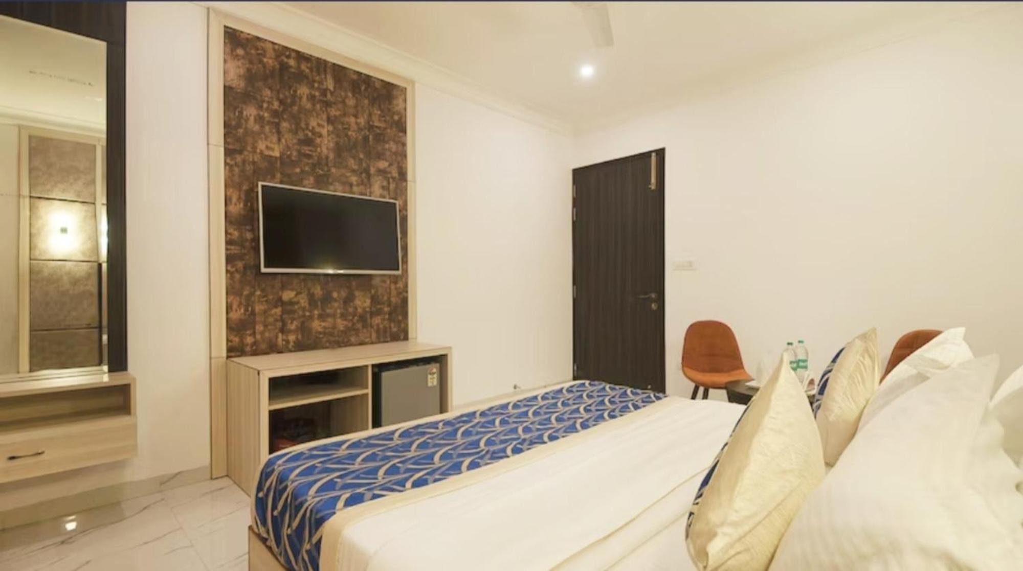 The Almora Residency - Complimentary Airport Trasnfer Ξενοδοχείο Νέο Δελχί Δωμάτιο φωτογραφία