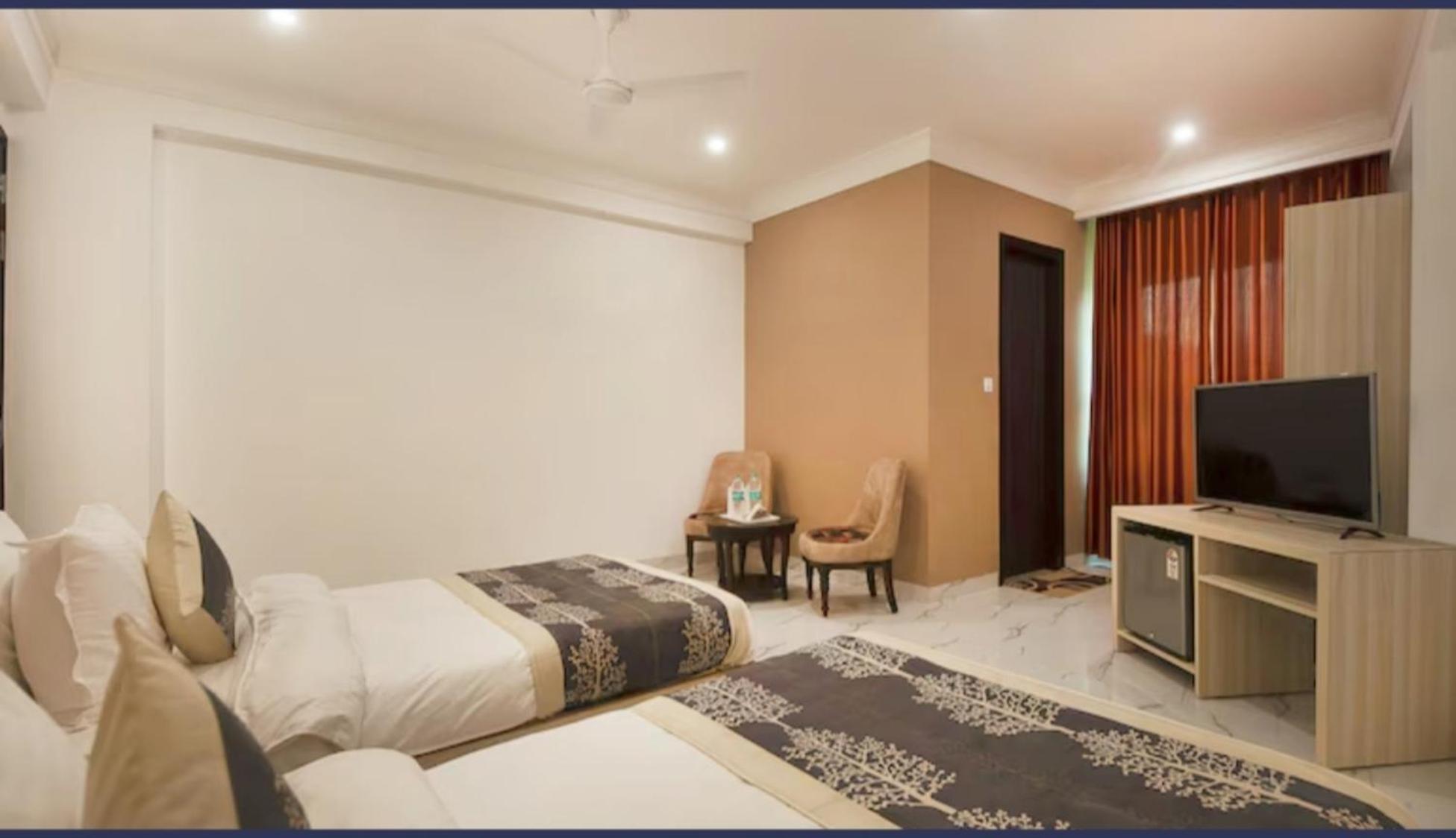 The Almora Residency - Complimentary Airport Trasnfer Ξενοδοχείο Νέο Δελχί Δωμάτιο φωτογραφία